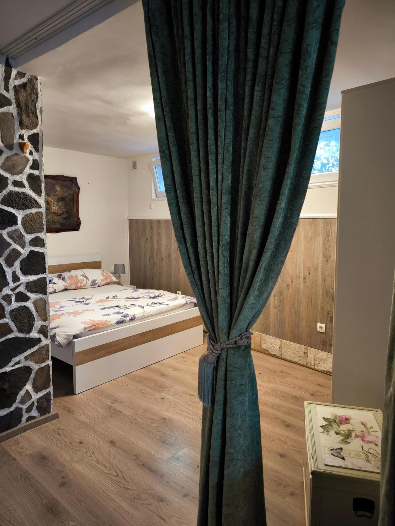 Pansion Infinity Hotel Мостар Екстериор снимка